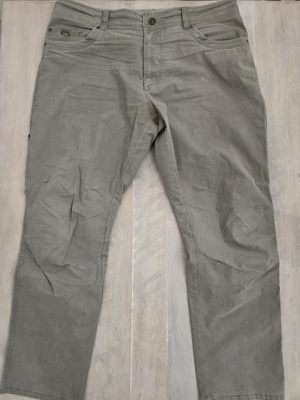 Kuhl Men's Cargo Pants in Khaki